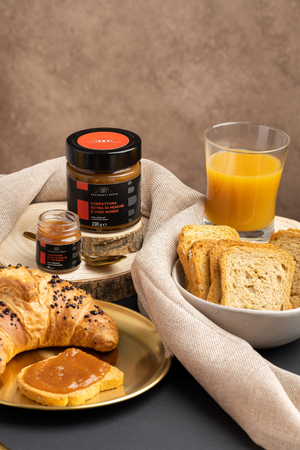 Marmellata Extra di Pesche al vino rosso colazione italiana puglia